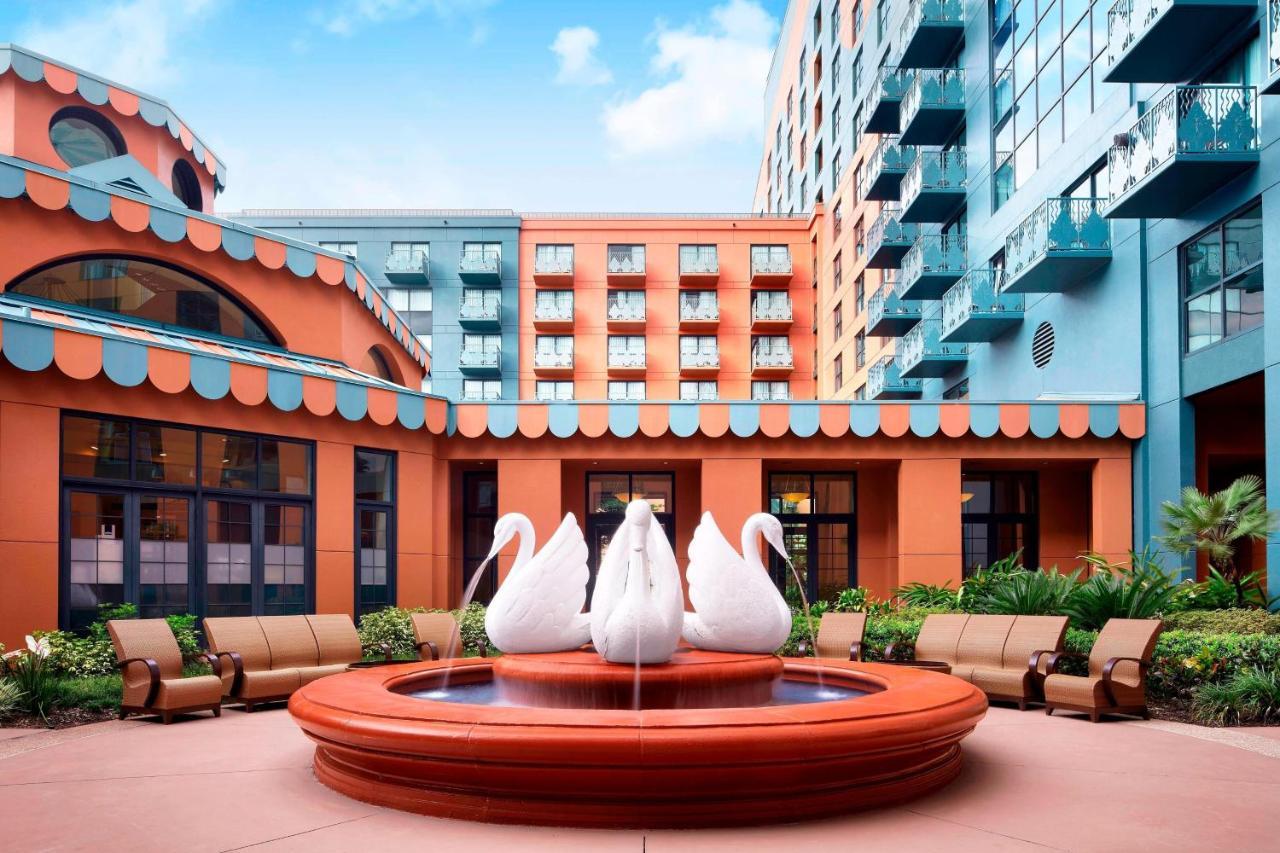 Walt World Swan Resort